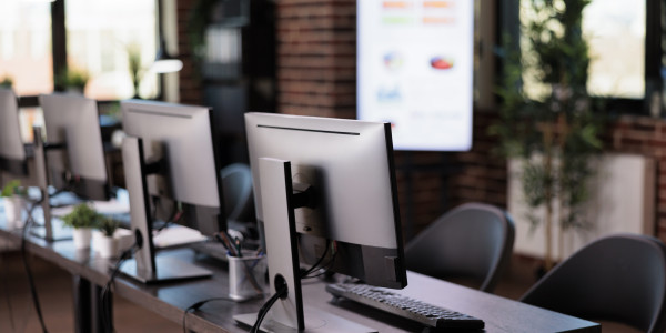Proyectos de ICT Oficinas / Locales Comerciales Odèn · Diseño e implementación de redes cableadas e inalámbricas